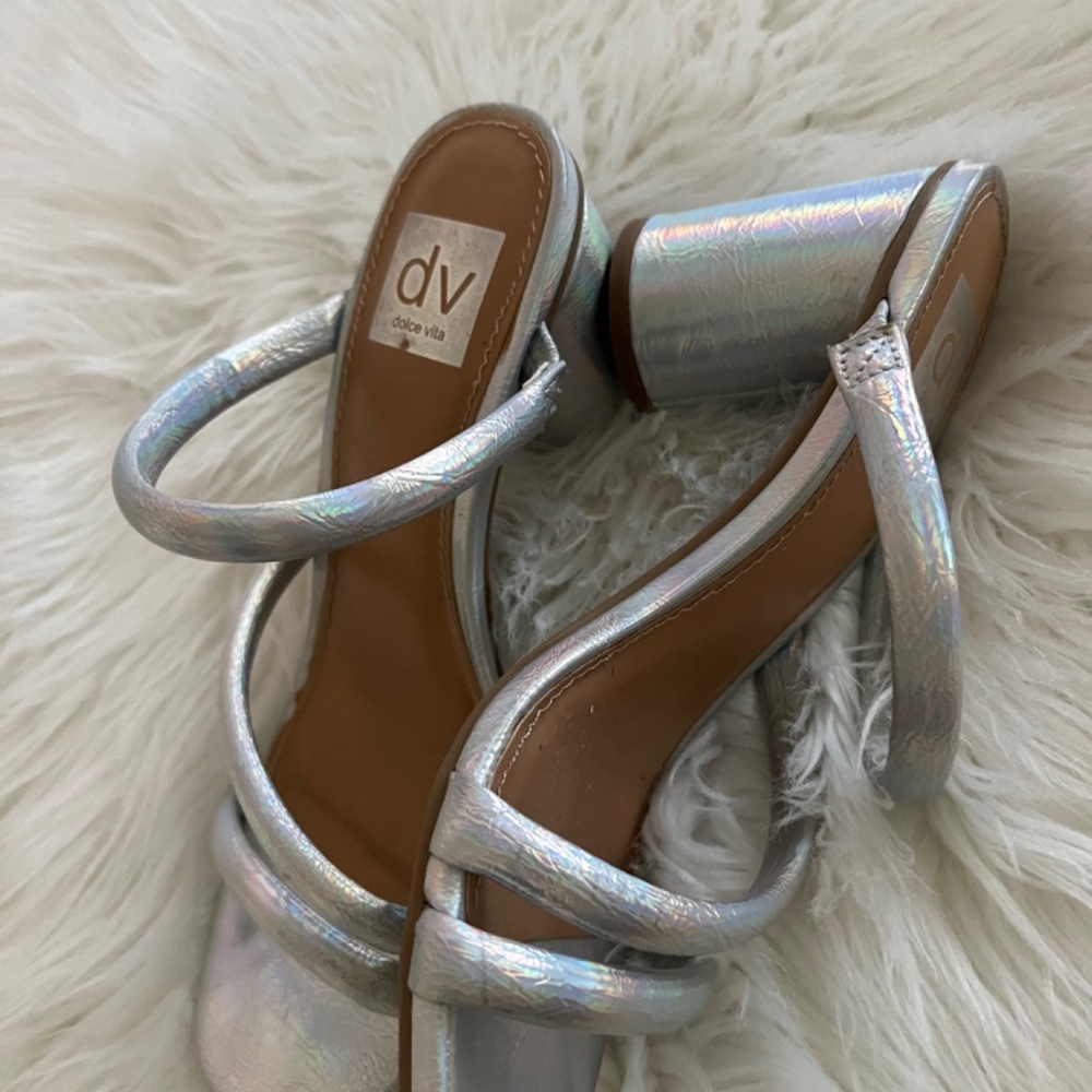 Size 7.5 - Picture 2 of 3